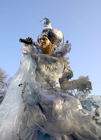 Zingende Sneeuwkoningin te boeken bij www.kwekel-evenementen.nl