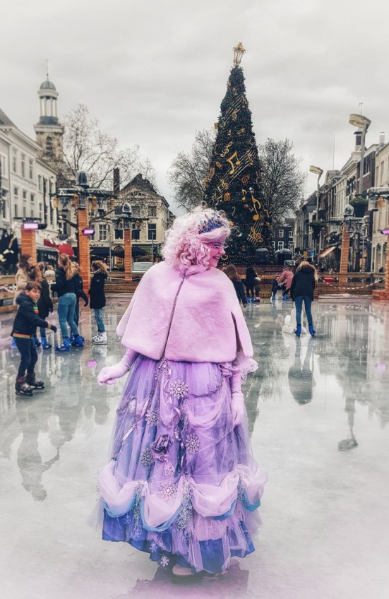 Zingende IJsprinses te boeken bij www.kwekel-evenementen.nl